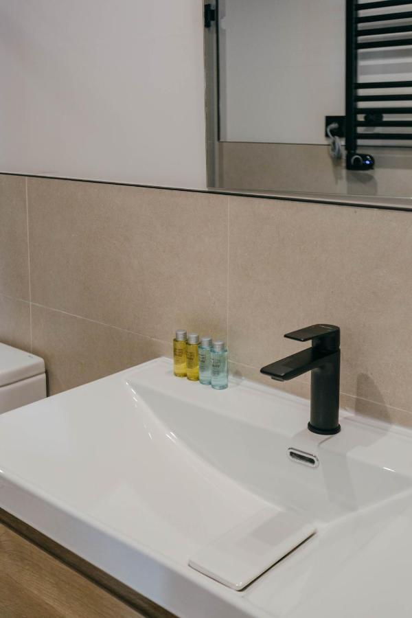 Elegant And Luxury 2Bd 2Bth- Alfalfa セビリア エクステリア 写真